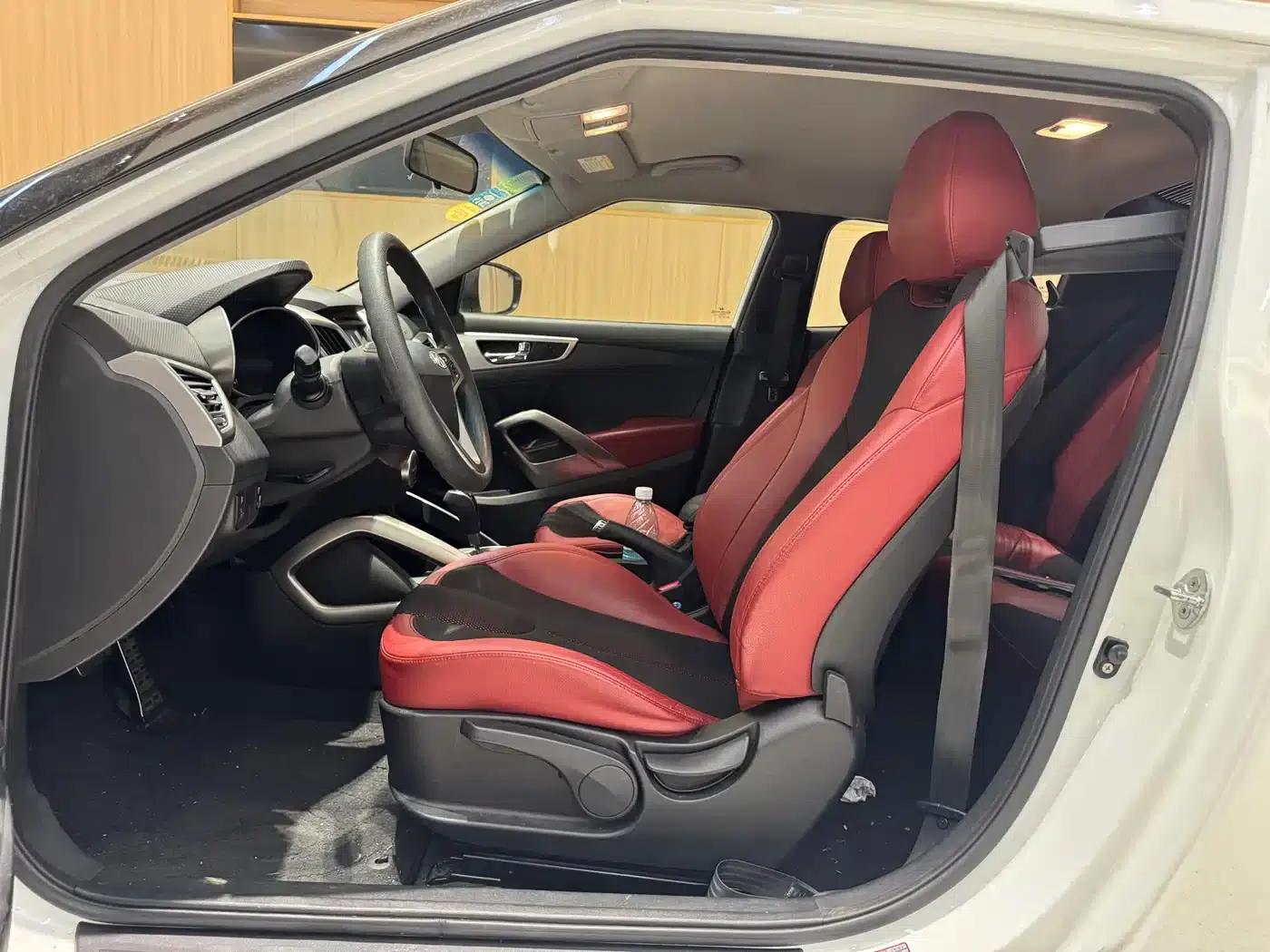 Veloster 2012 1.6T Automatic Luxury Edition — миниатюра 9