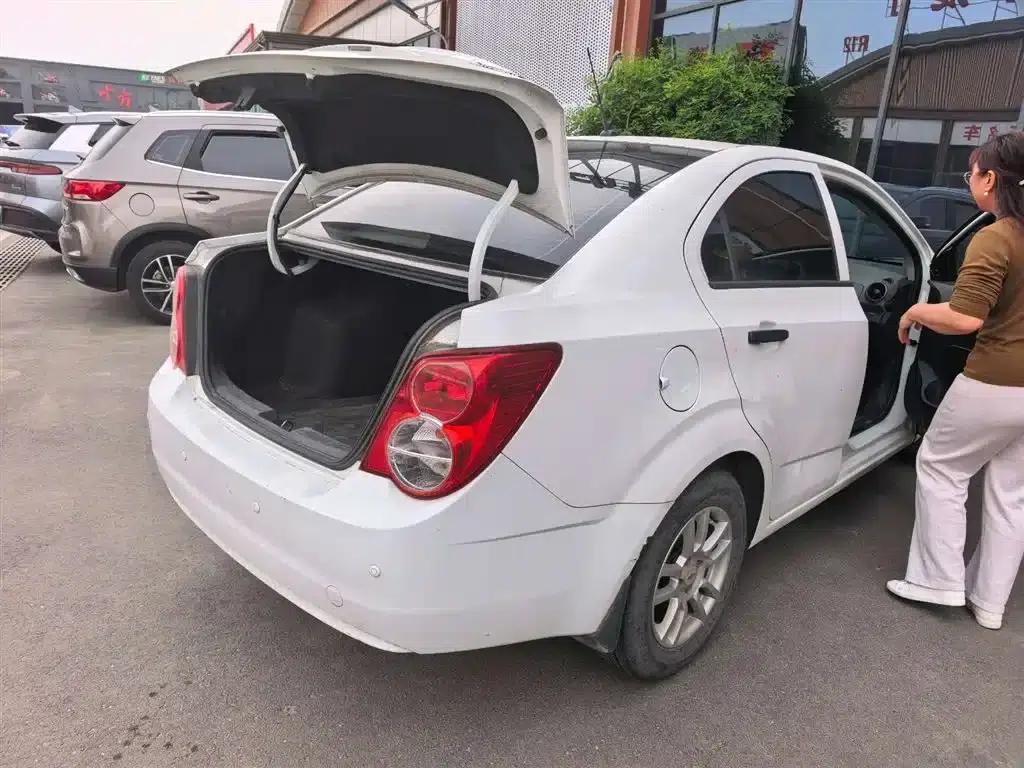 2011 Aveo Sedan 1.4L AT SL — миниатюра 4