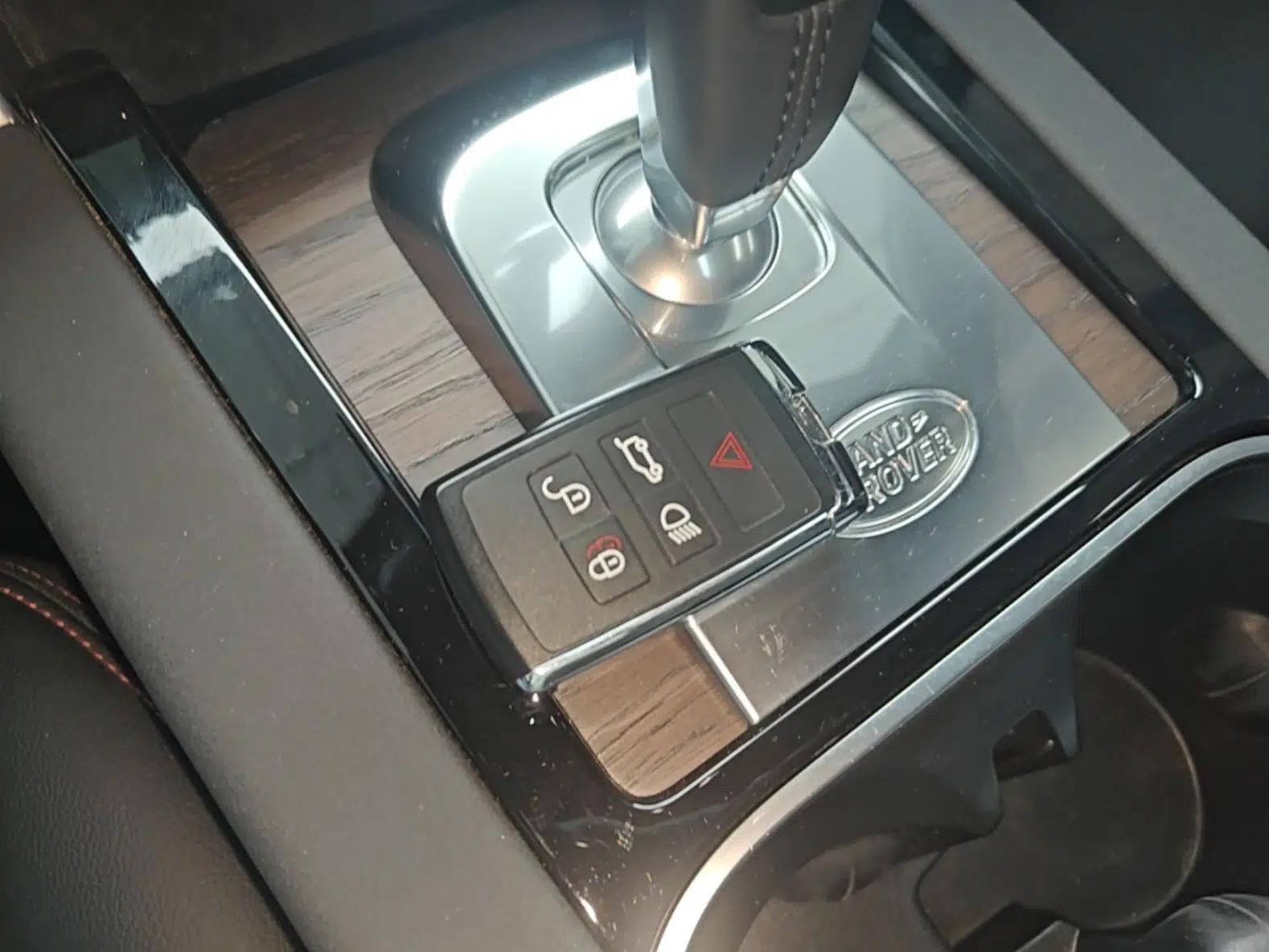 Land Rover Discovery Sport New Energy 2022 Facelifted P300e Plug-in Hybrid Electric Version — миниатюра 12