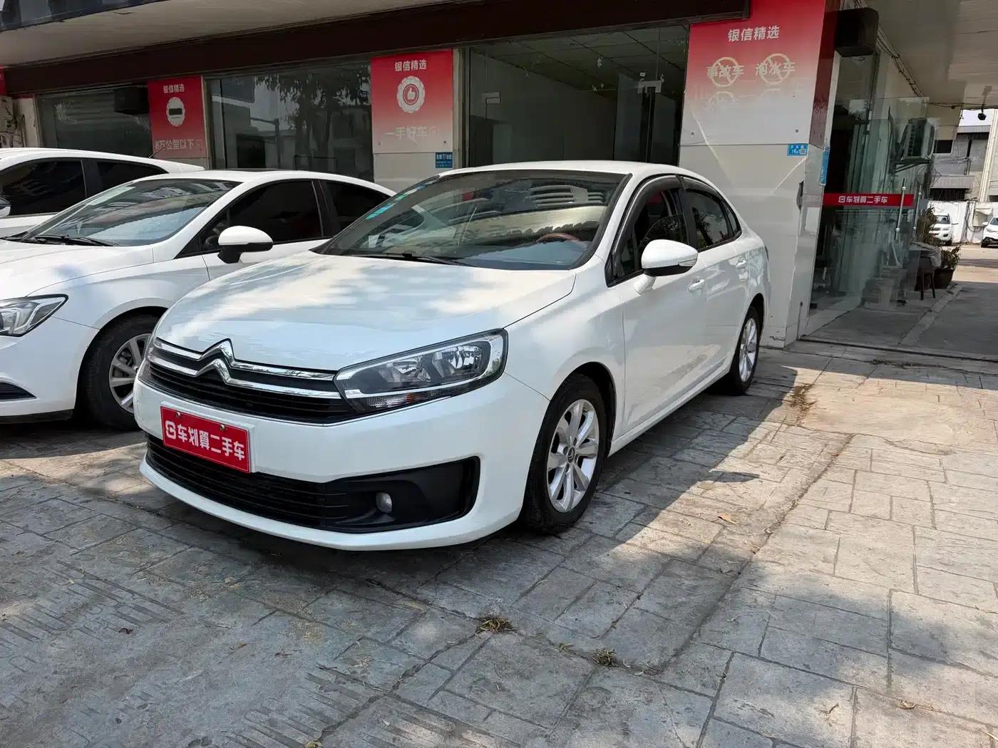 Citroën C4 Sega 2016 1.6L Manual Comfort Edition — миниатюра 1