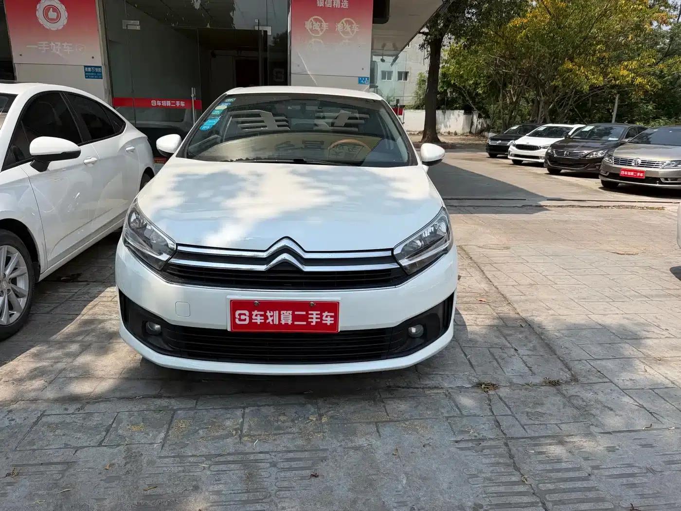 Citroën C4 Sega 2016 1.6L Manual Comfort Edition — миниатюра 2