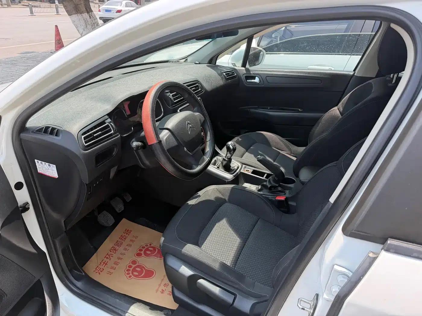 Citroën C4 Sega 2016 1.6L Manual Comfort Edition — миниатюра 3