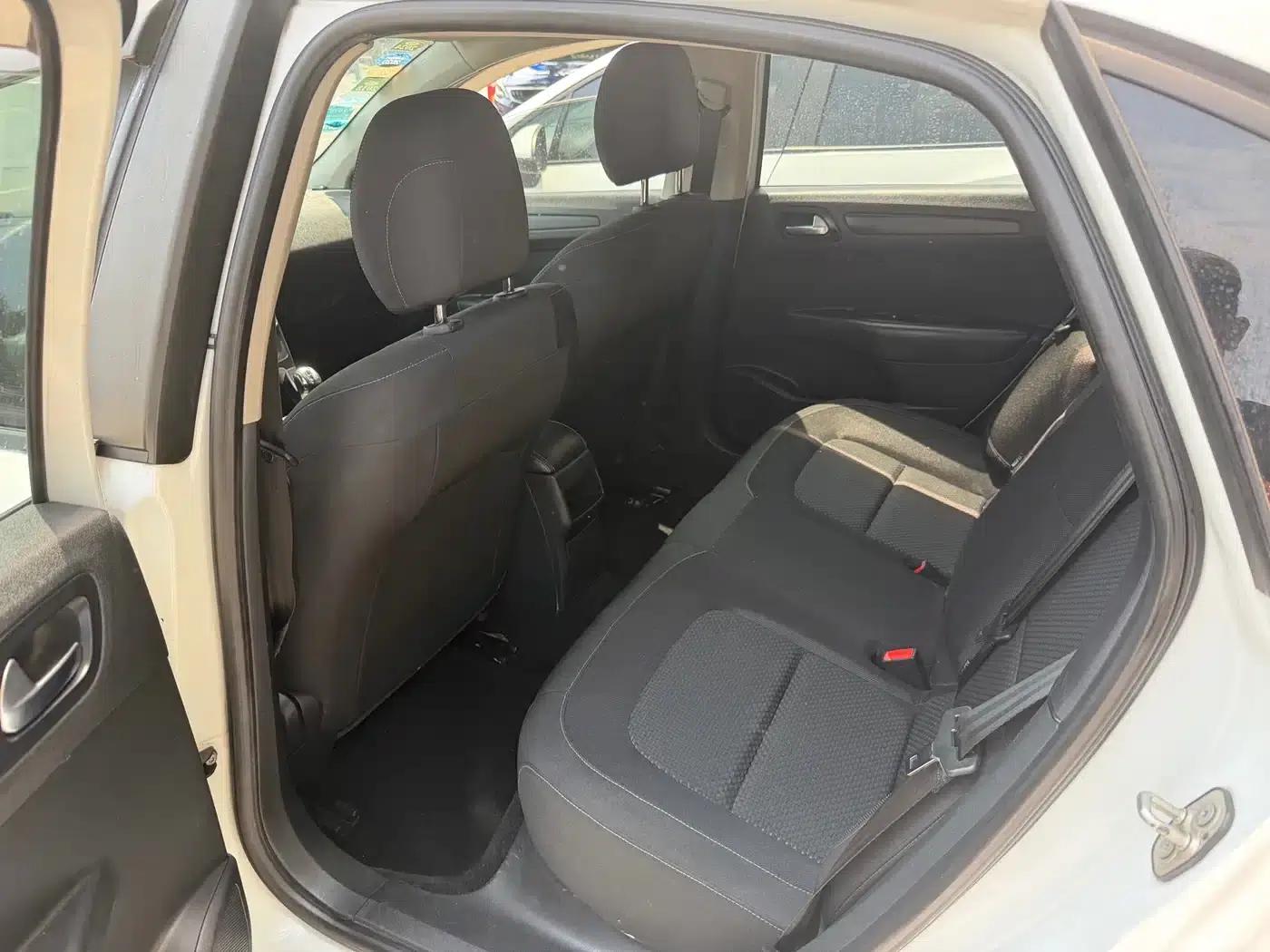 Citroën C4 Sega 2016 1.6L Manual Comfort Edition — миниатюра 4