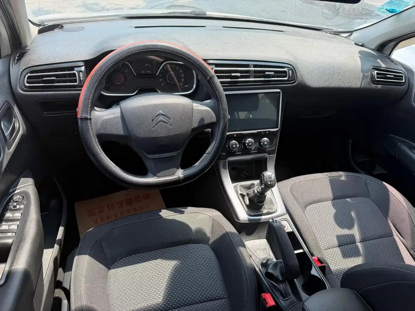 Citroën C4 Sega 2016 1.6L Manual Comfort Edition — миниатюра 5