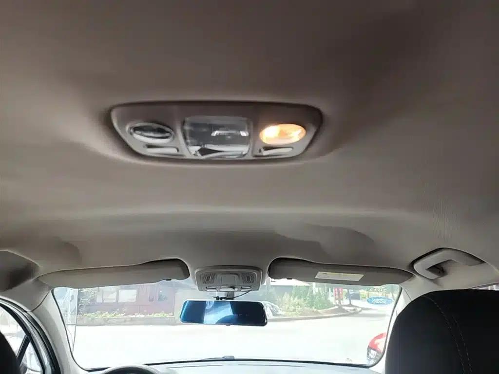 Citroën C4 Sega 2016 1.6L Automatic Comfort Model — миниатюра 18