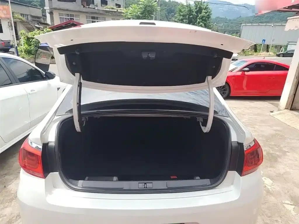 Citroën C4 Sega 2016 1.6L Automatic Comfort Model — миниатюра 19