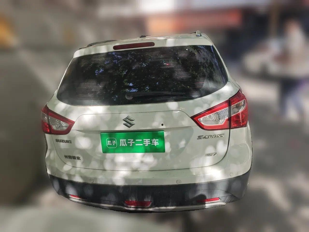 Suzuki S-Cross 2014 1.6L Manual Two-Wheel Drive Elite Model — миниатюра 3