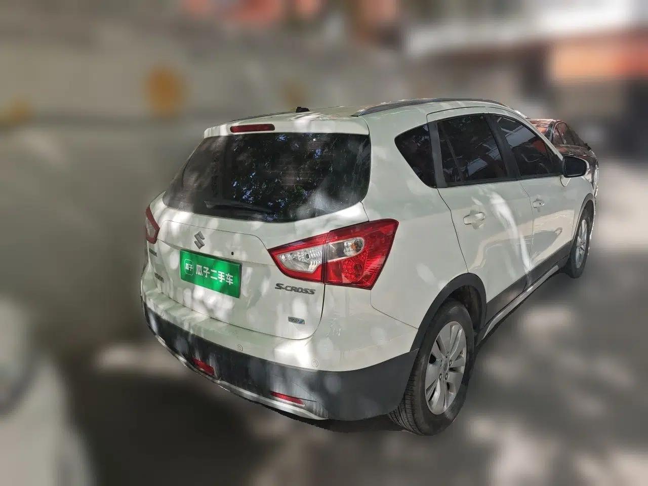 Suzuki S-Cross 2014 1.6L Manual Two-Wheel Drive Elite Model — миниатюра 4