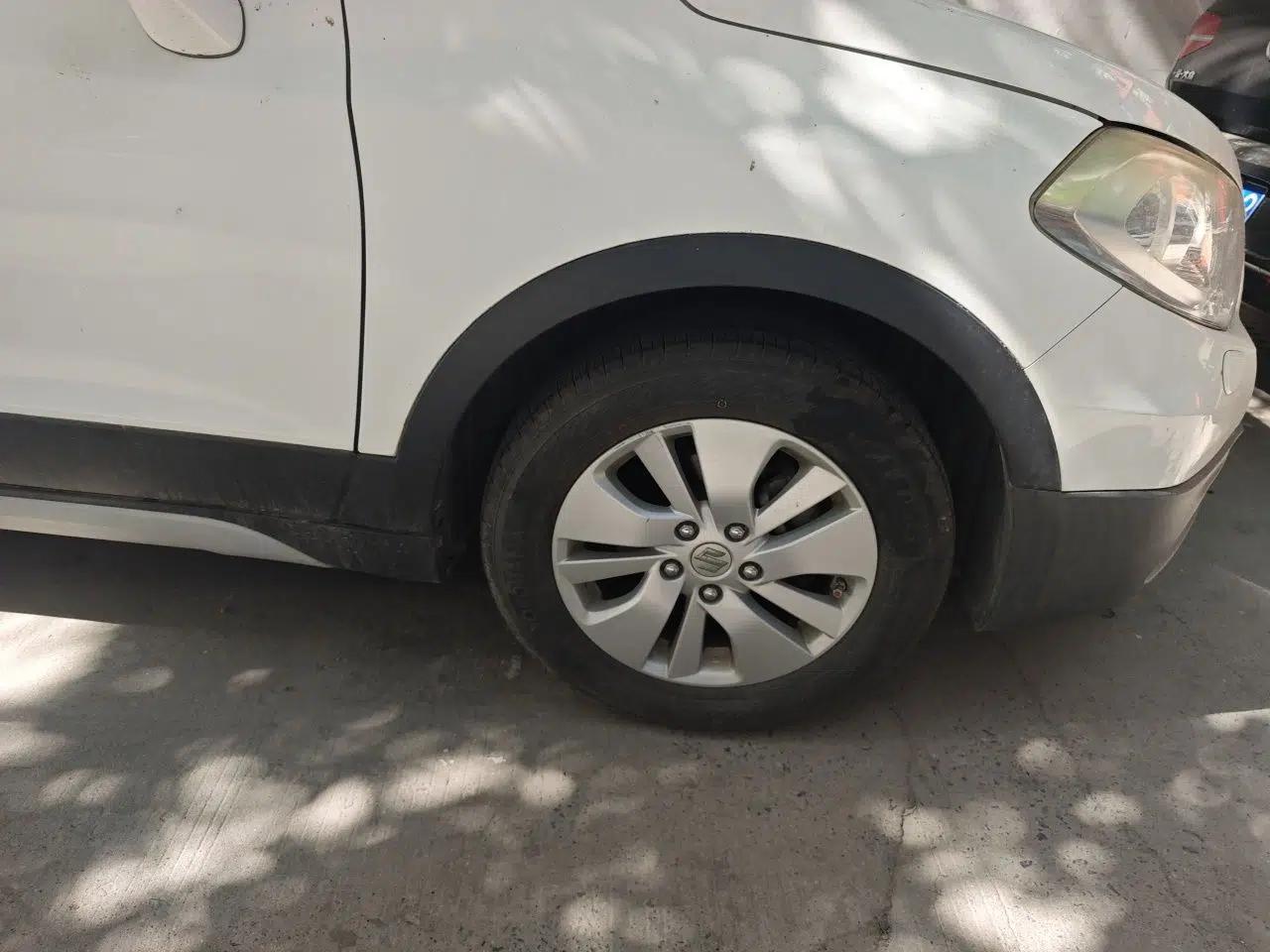 Suzuki S-Cross 2014 1.6L Manual Two-Wheel Drive Elite Model — миниатюра 5