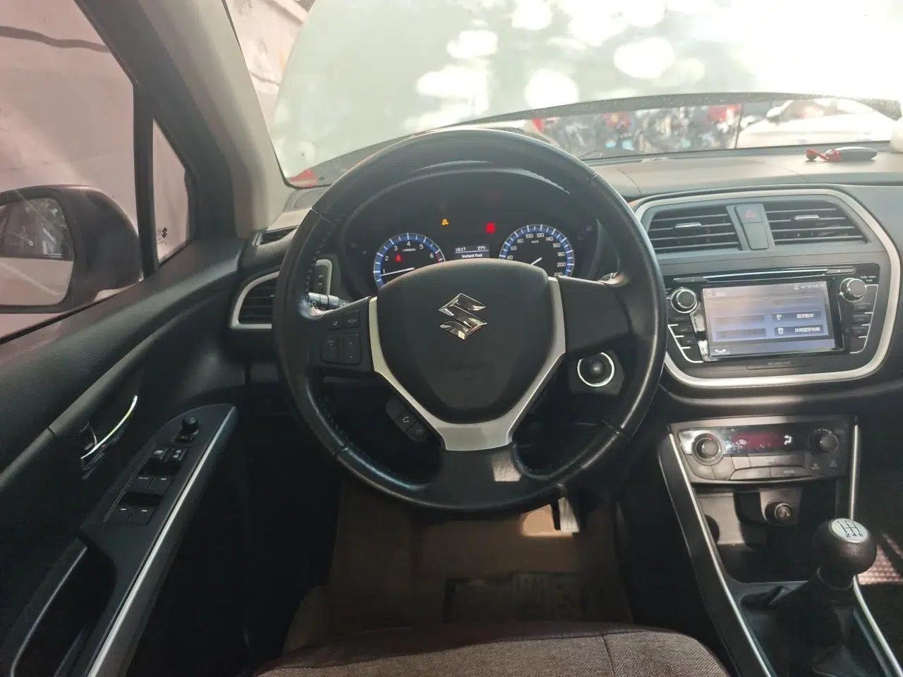 Suzuki S-Cross 2014 1.6L Manual Two-Wheel Drive Elite Model — миниатюра 7