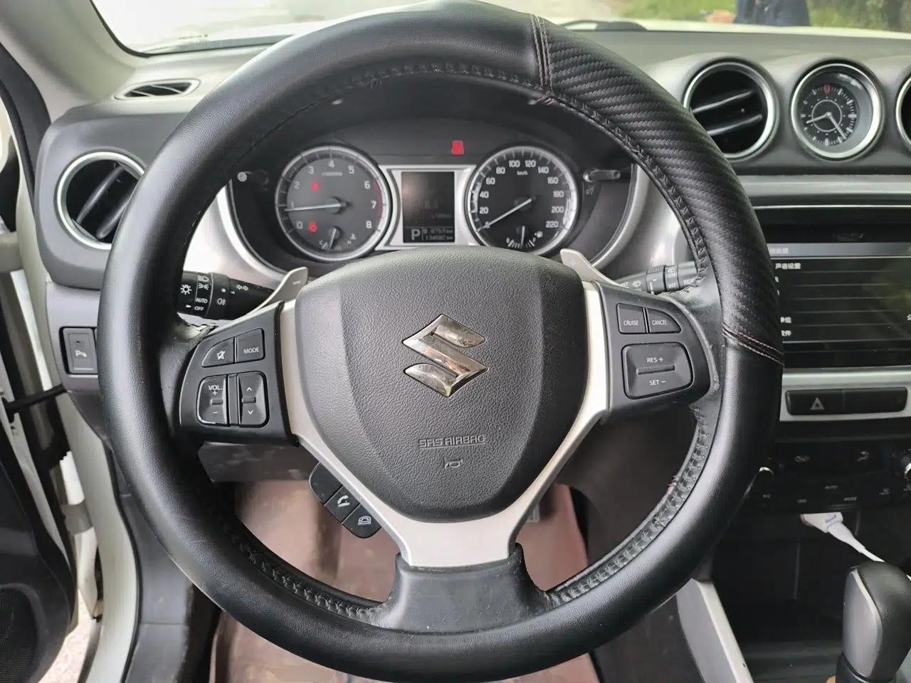 Suzuki Vitara 2016 1.4T Automatic Two-Wheel Drive Luxury Version — миниатюра 11