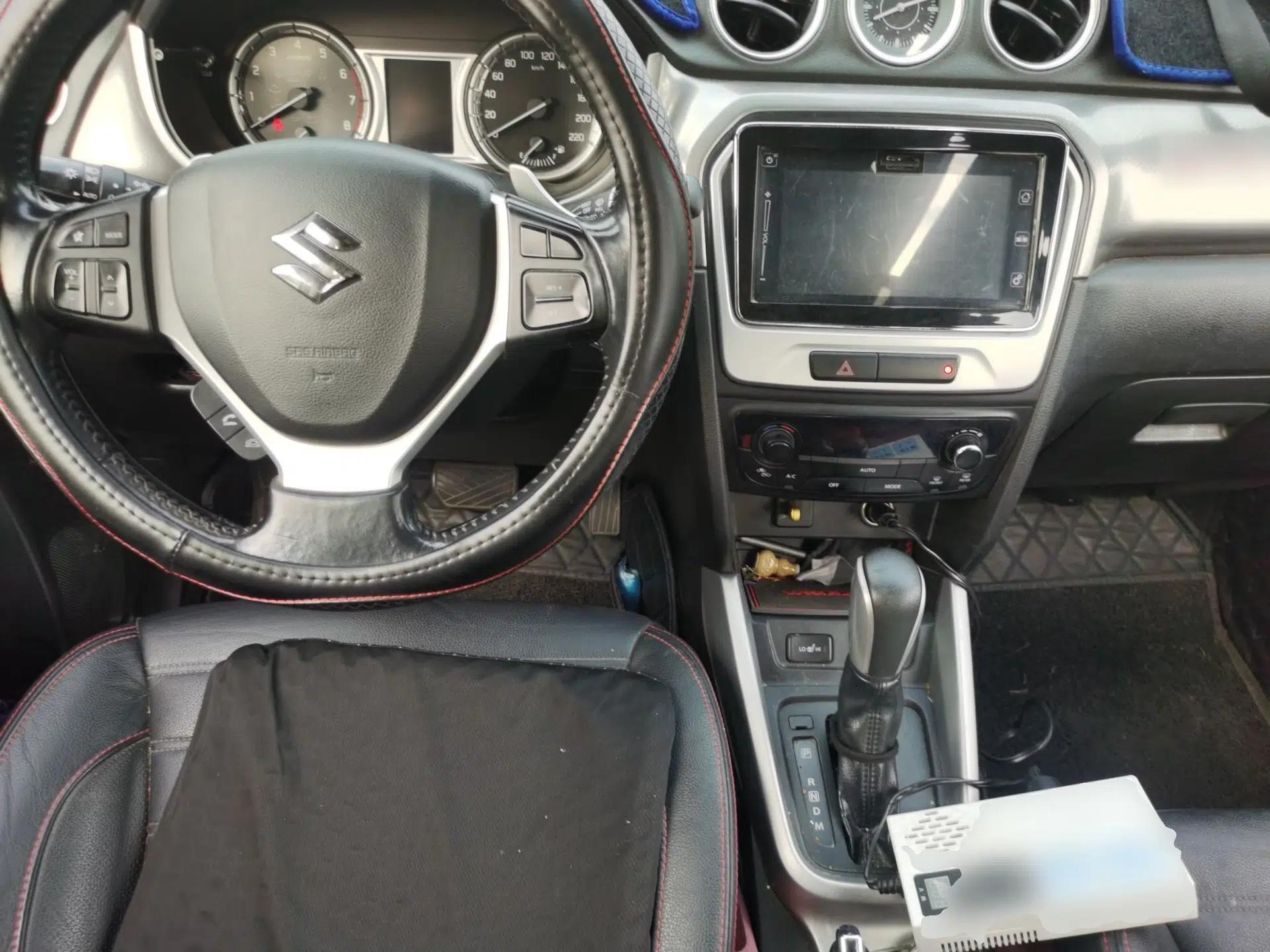 Suzuki Vitara 2016 1.4T Automatic 4x4 Flagship Model — миниатюра 10