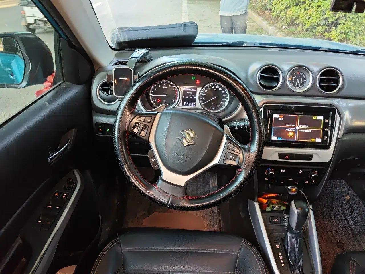 Suzuki Vitara 2016 1.4T Automatic 4x4 Flagship Model — миниатюра 11