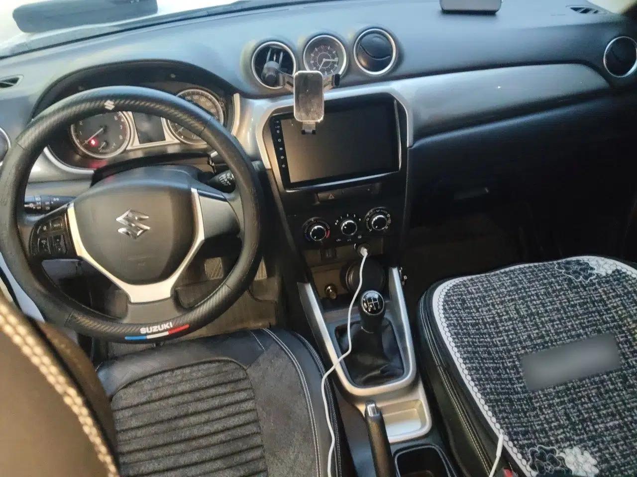 Suzuki Vitara 2016 1.6L Manual Two-Wheel Drive Entry-Level Trim — миниатюра 10