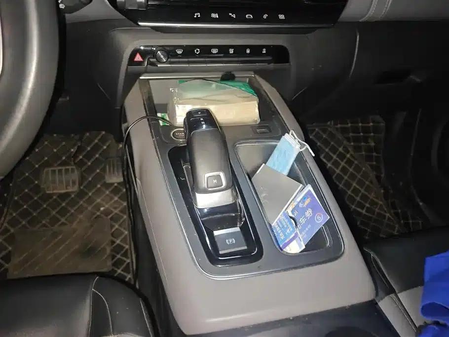 Citroën C5 AIRCROSS New Energy 2020 1.6T AWD Plug-in Hybrid Enjoyment Edition — миниатюра 16