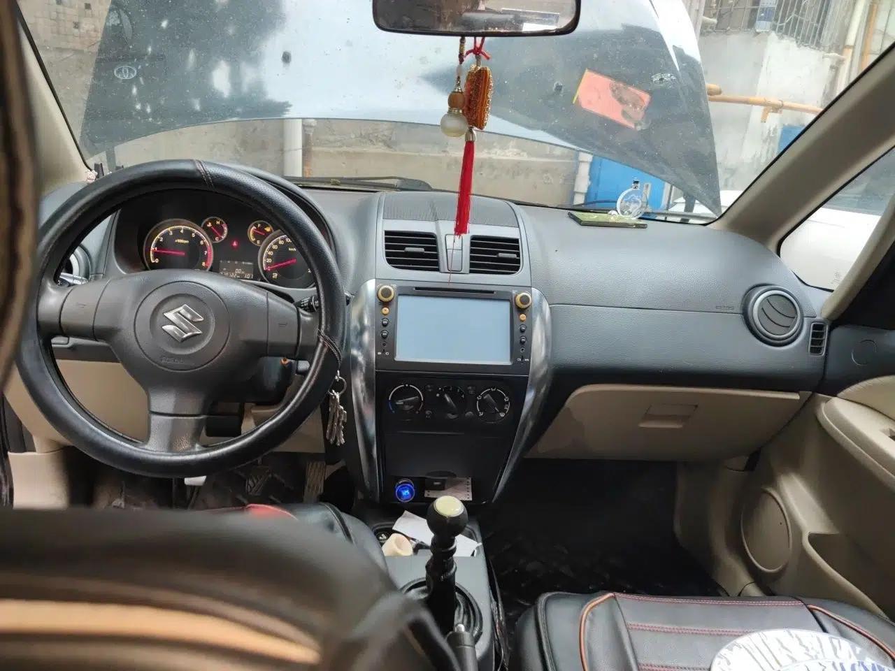 Suzuki SX4 S-Cross 2011 1.6L Manual Comfort Version — миниатюра 10