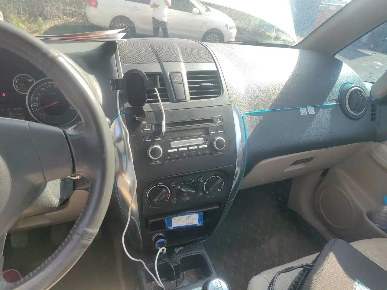 Suzuki SX4 S-Cross 2011 1.6L Manual Comfort Version — миниатюра 14