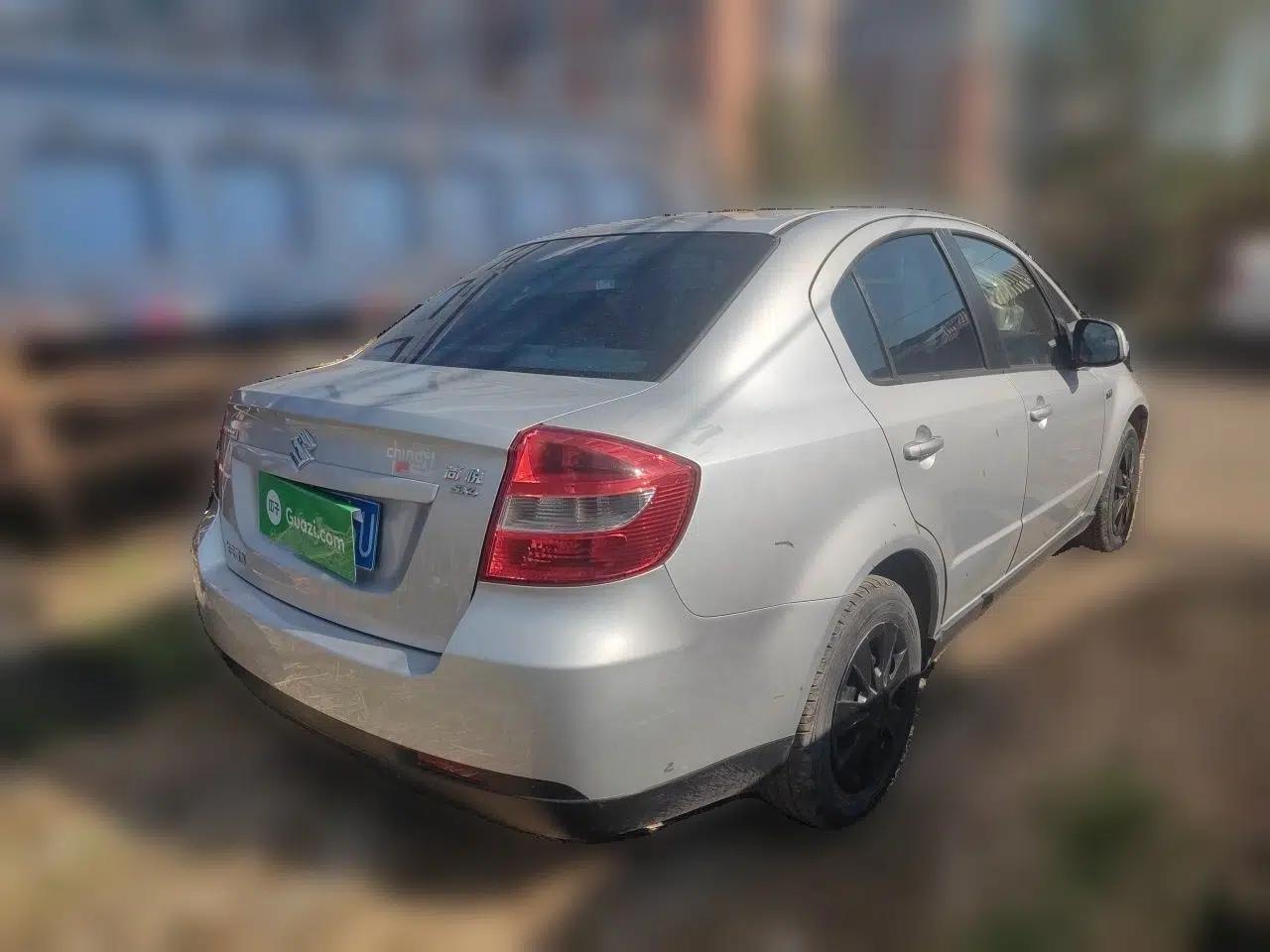 Suzuki SX4 S-Cross 2011 1.6L Manual Comfort Version — миниатюра 6