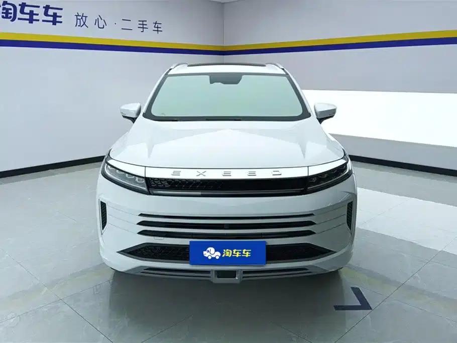 2022 Exeed Chasing the Wind Versailles Edition 1.6T DCT Rising Wind Edition — миниатюра 2