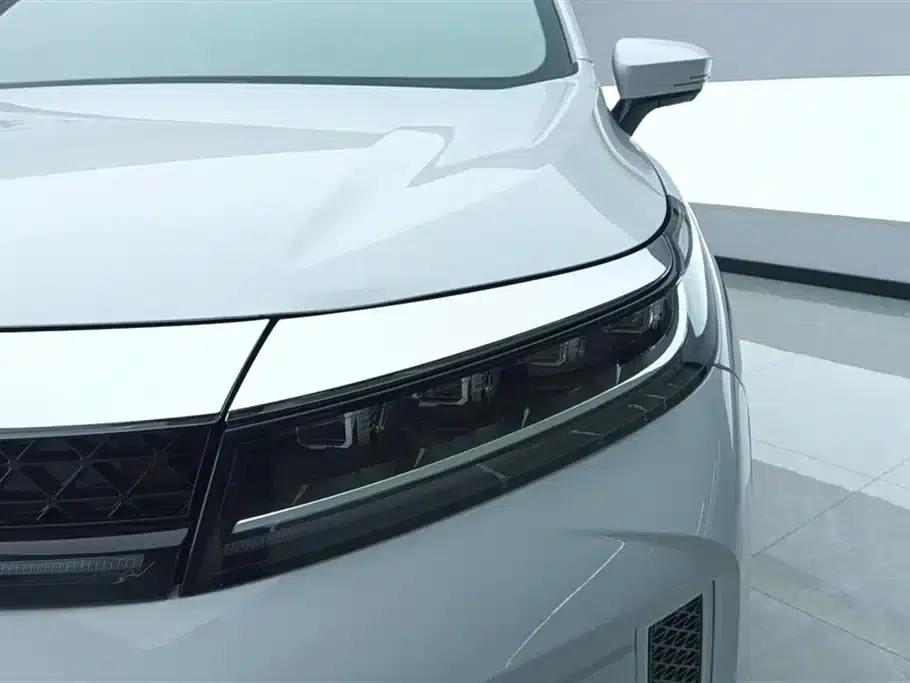 2022 Exeed Chasing the Wind Versailles Edition 1.6T DCT Rising Wind Edition — миниатюра 5