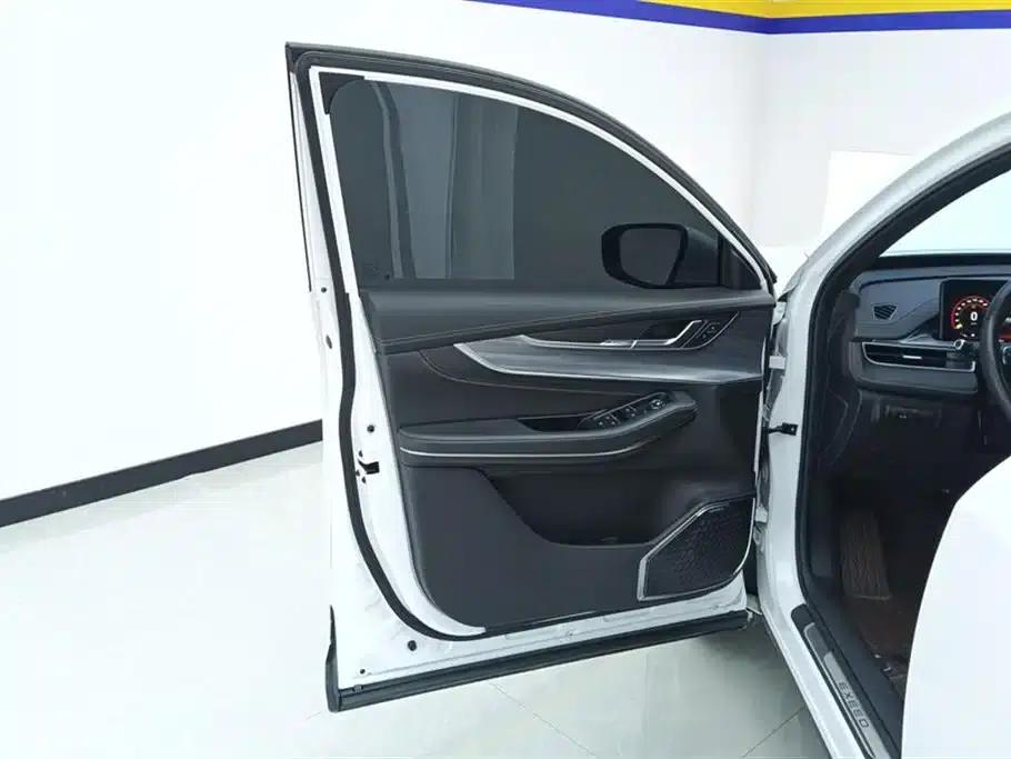 2022 Exeed Chasing the Wind Versailles Edition 1.6T DCT Rising Wind Edition — миниатюра 7
