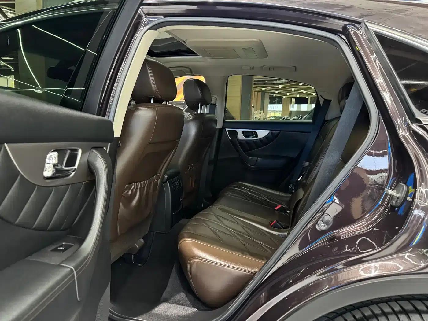 Infiniti QX70 2013 3.7L Super Edition — миниатюра 10