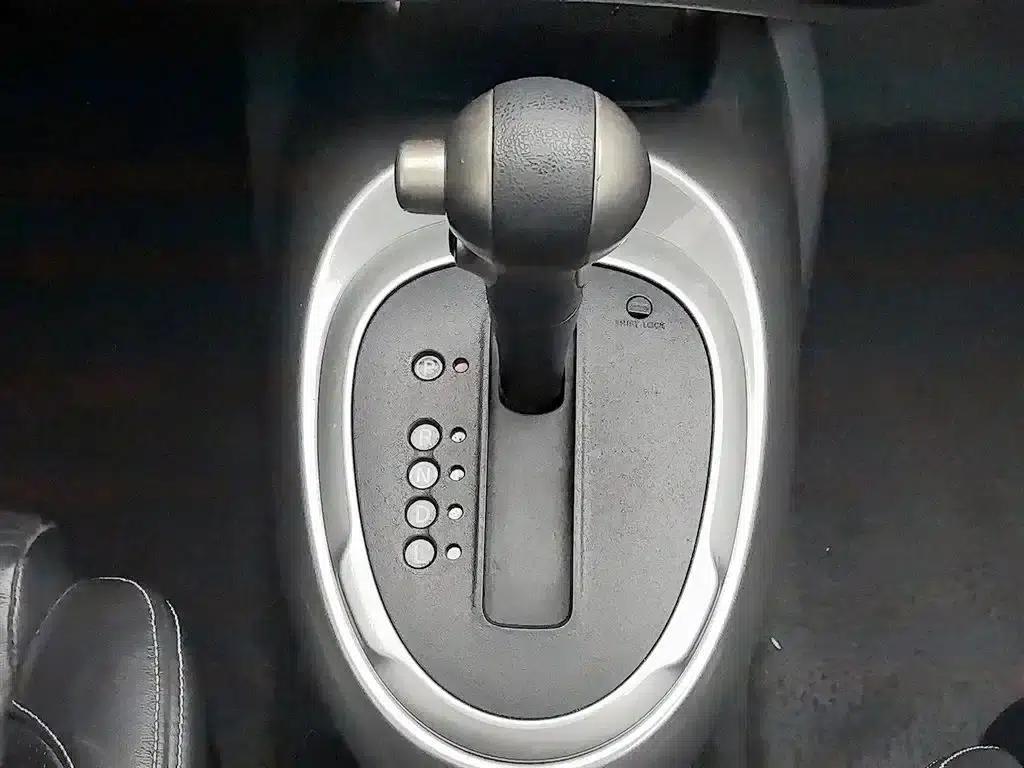 Infiniti ESQ 2014 1.6L Premium Edition — миниатюра 13