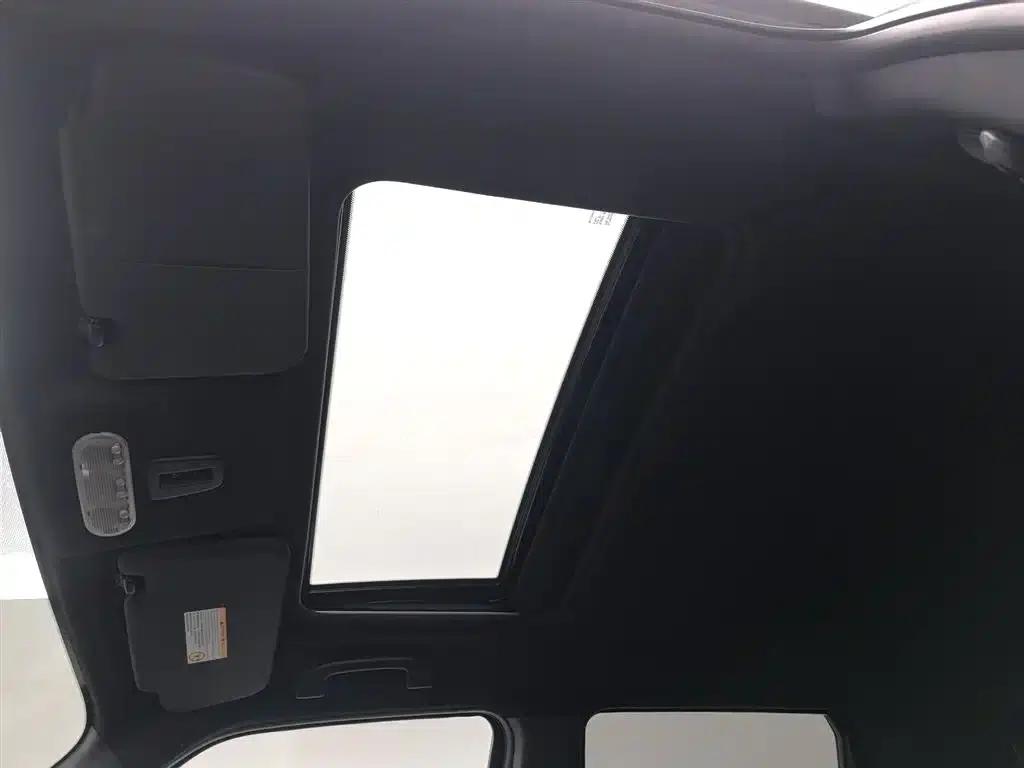 Infiniti ESQ 2014 1.6L Premium Edition — миниатюра 14