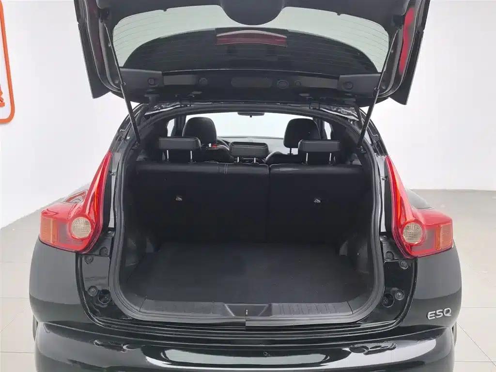 Infiniti ESQ 2014 1.6L Premium Edition — миниатюра 16
