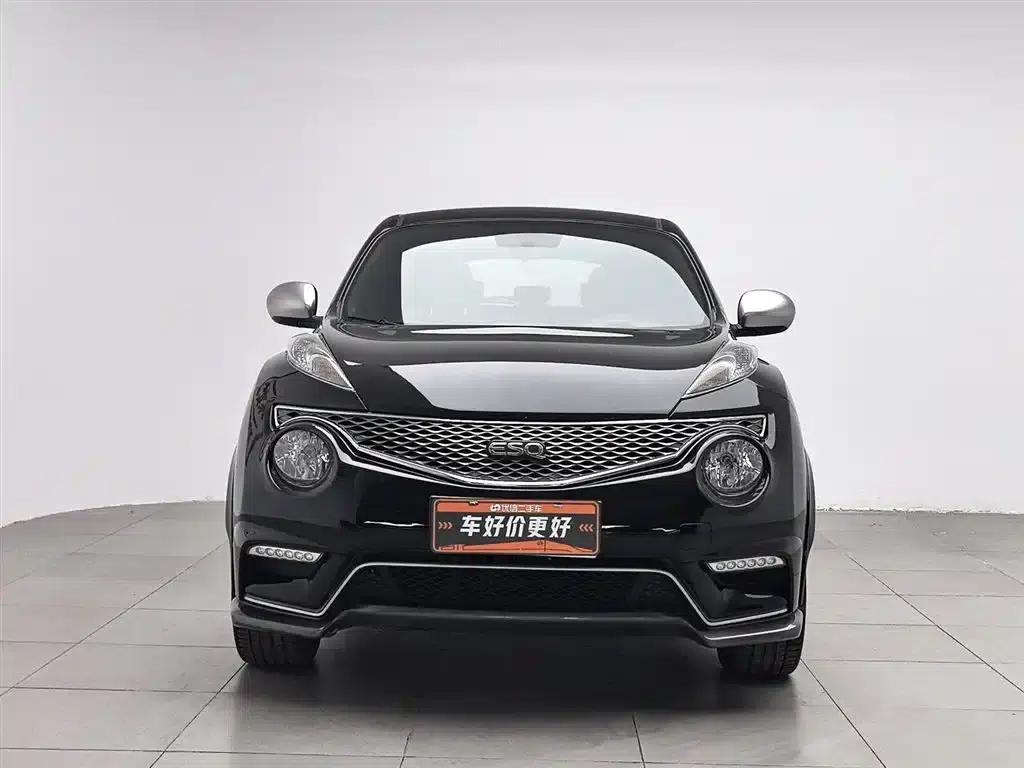 Infiniti ESQ 2014 1.6L Premium Edition — миниатюра 3