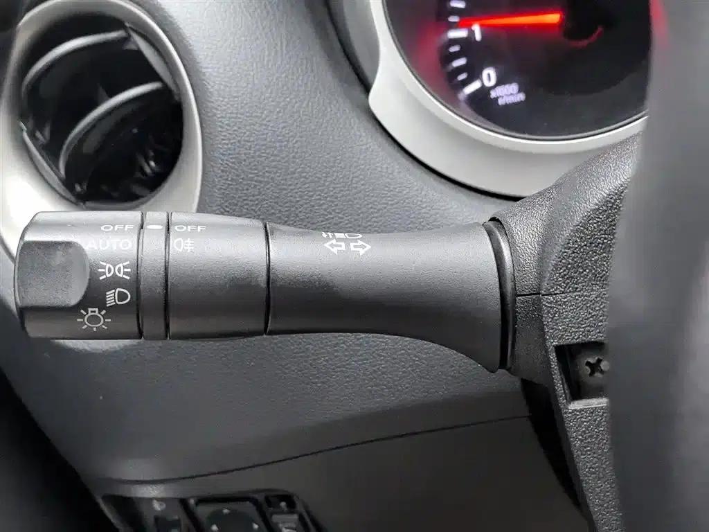 Infiniti ESQ 2014 1.6L Premium Edition — миниатюра 21