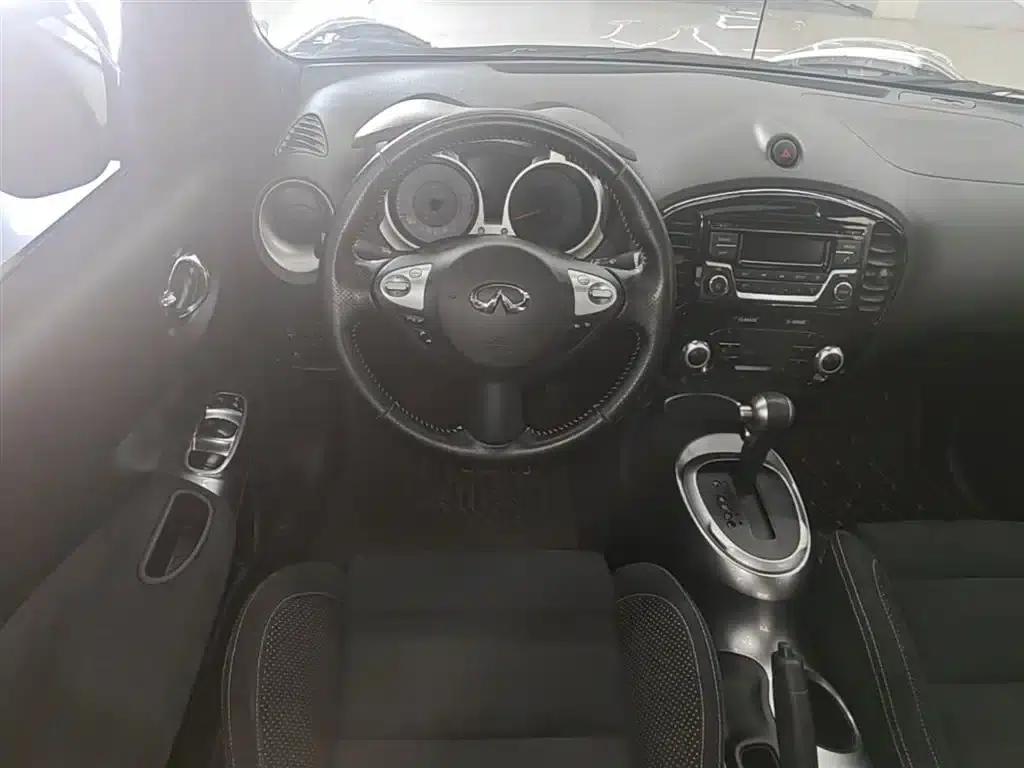 Infiniti ESQ 2014 1.6L Sporty Edition — миниатюра 11