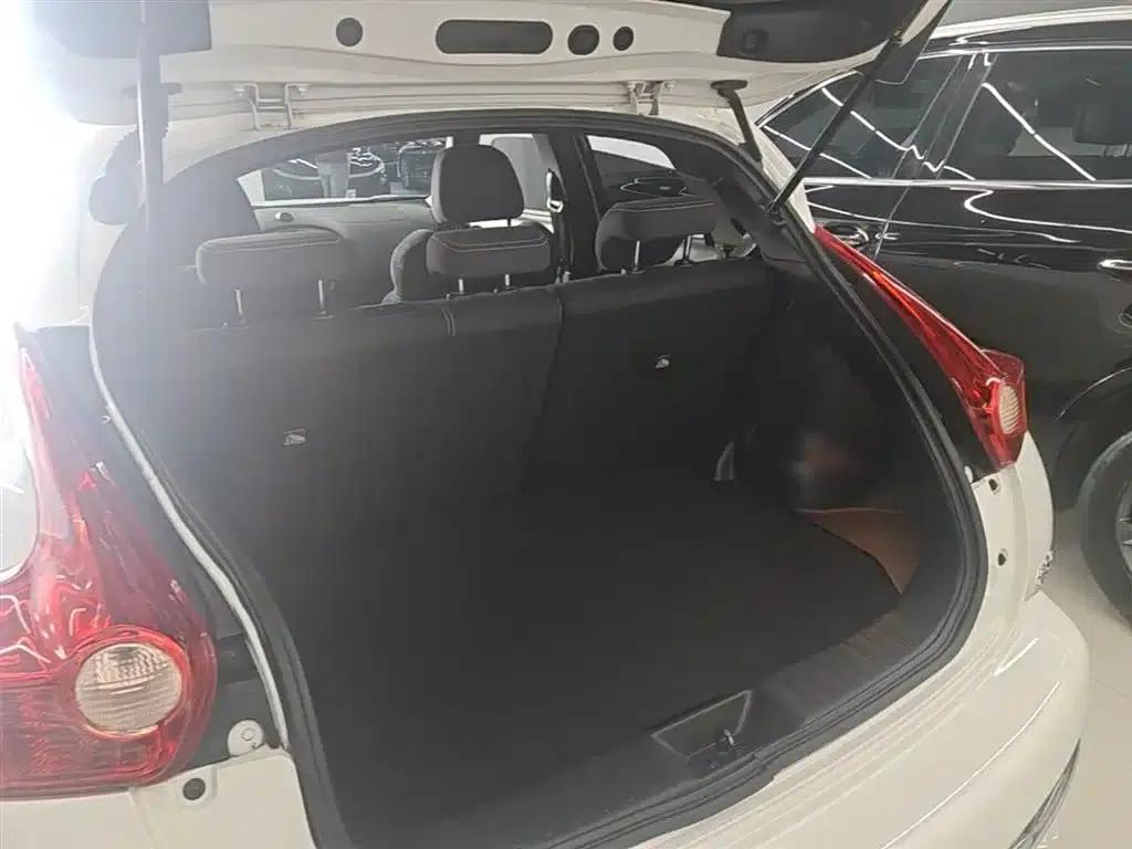 Infiniti ESQ 2014 1.6L Sporty Edition — миниатюра 19