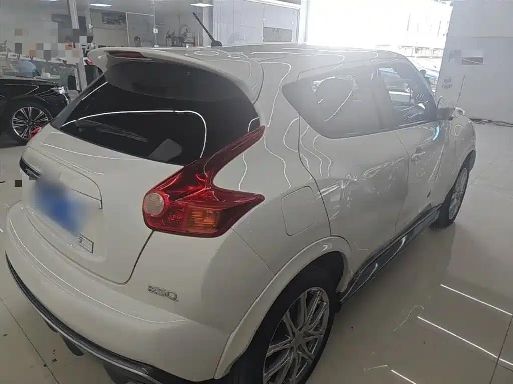 Infiniti ESQ 2014 1.6L Sporty Edition — миниатюра 7