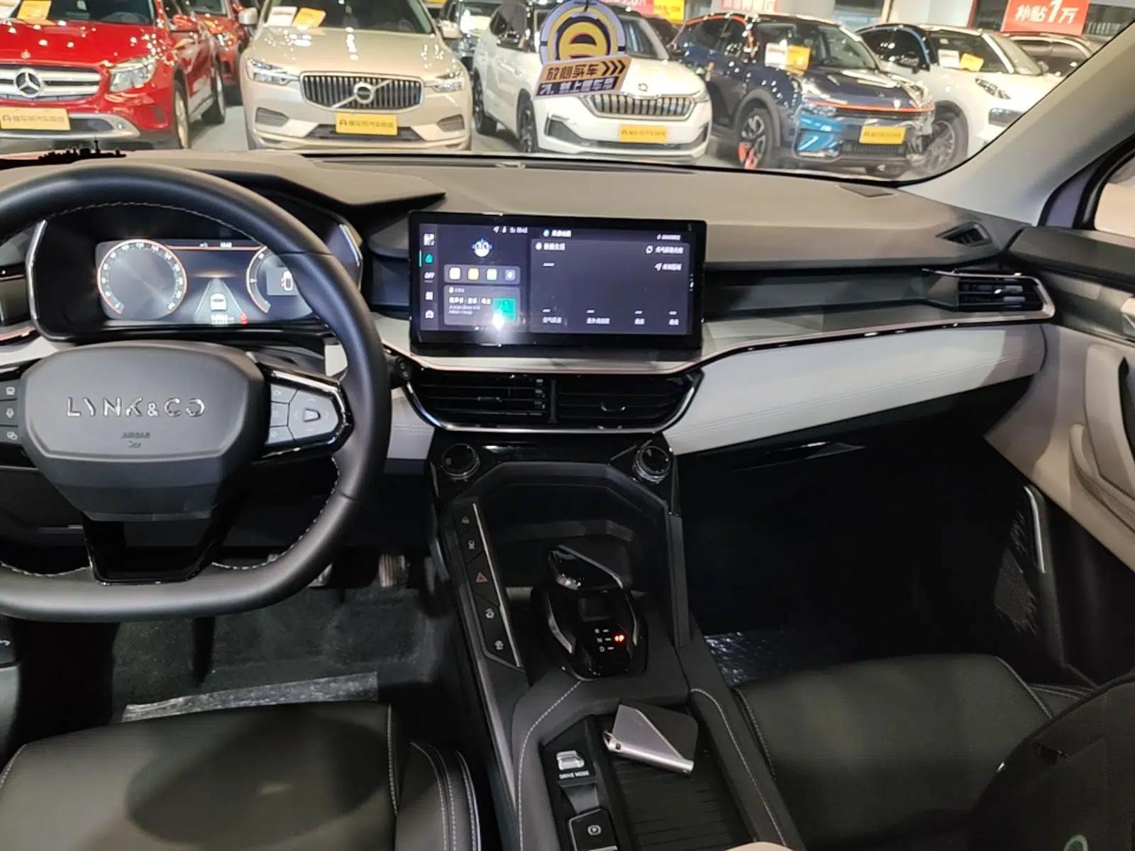 Lynk & Co 06 EM-P 2023 1.5T Remix PHEV Shero — миниатюра 16