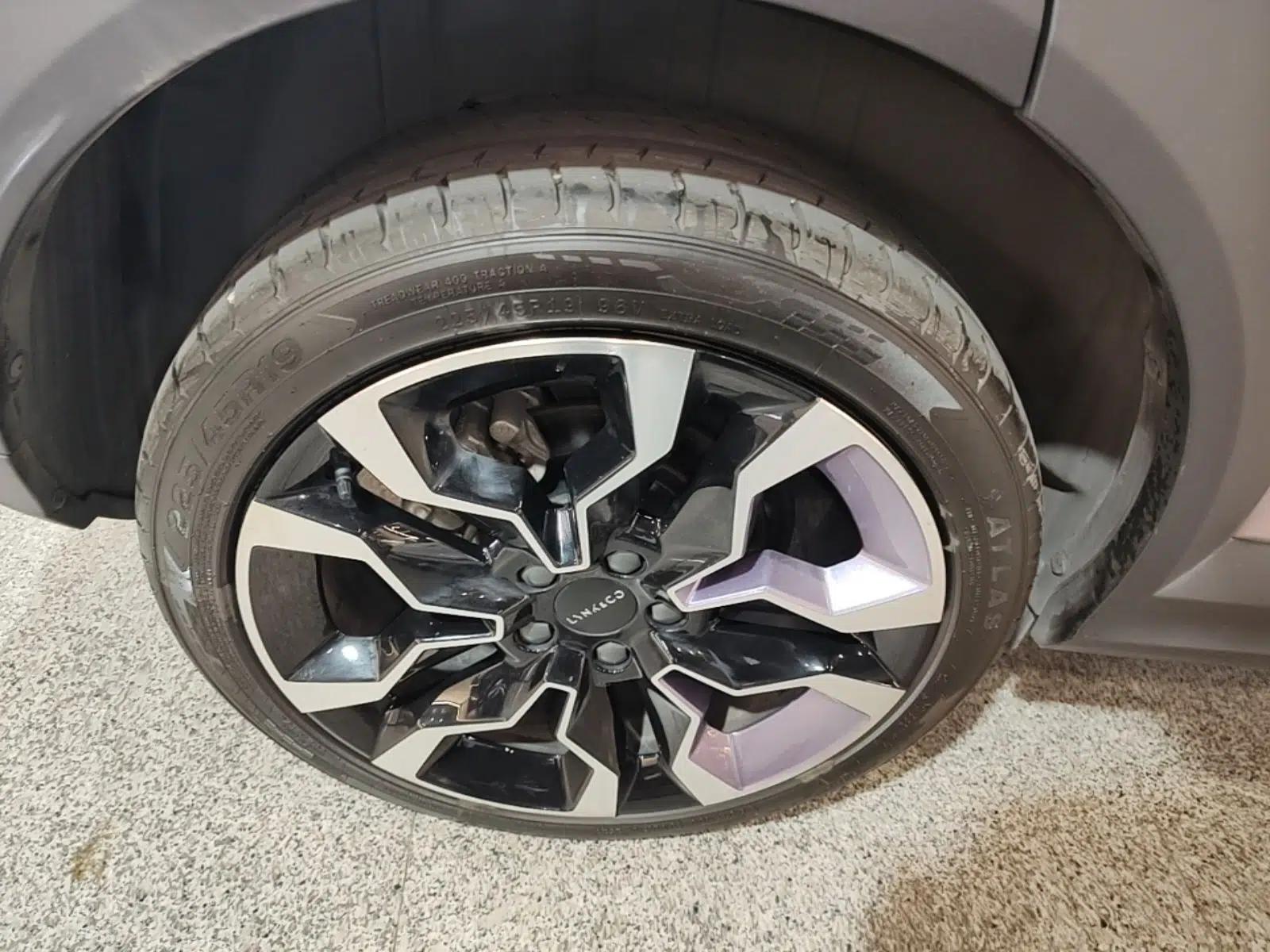 Lynk & Co 06 EM-P 2023 1.5T Remix PHEV Shero — миниатюра 10