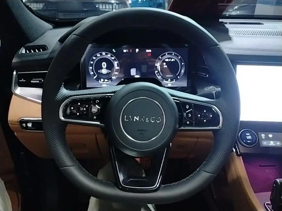 Lynk & Co 09 2024 2.0T Four-Wheel Drive Sport Edition Five Seats — миниатюра 14