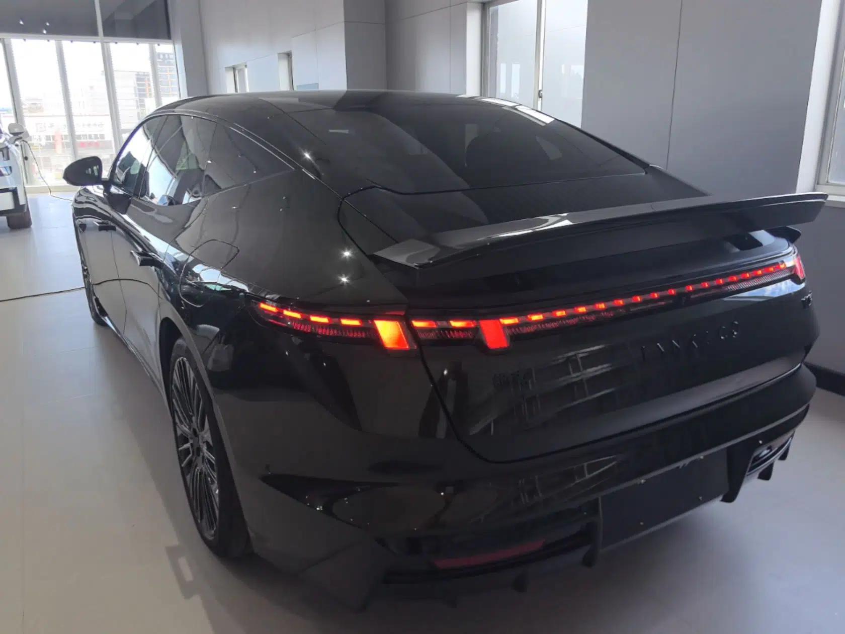 Lynk & Co 10 EM-P 2025 Model 240 All-Wheel Drive Ultra—Sport Edition — миниатюра 4