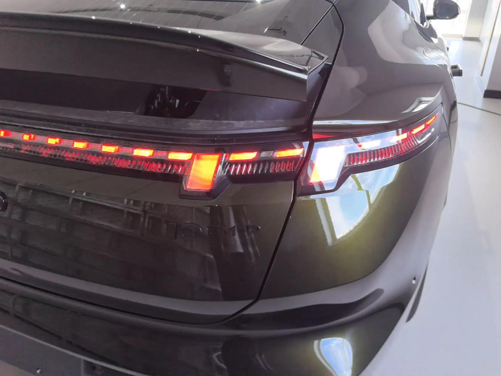 Lynk & Co 10 EM-P 2025 Model 240 All-Wheel Drive Ultra—Sport Edition — миниатюра 7
