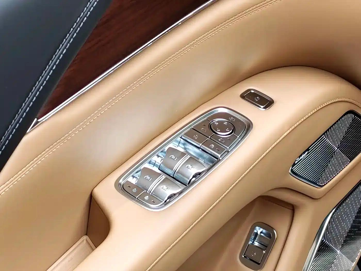 Looking up at the U8 L 2025 Dingshi Edition — миниатюра 14