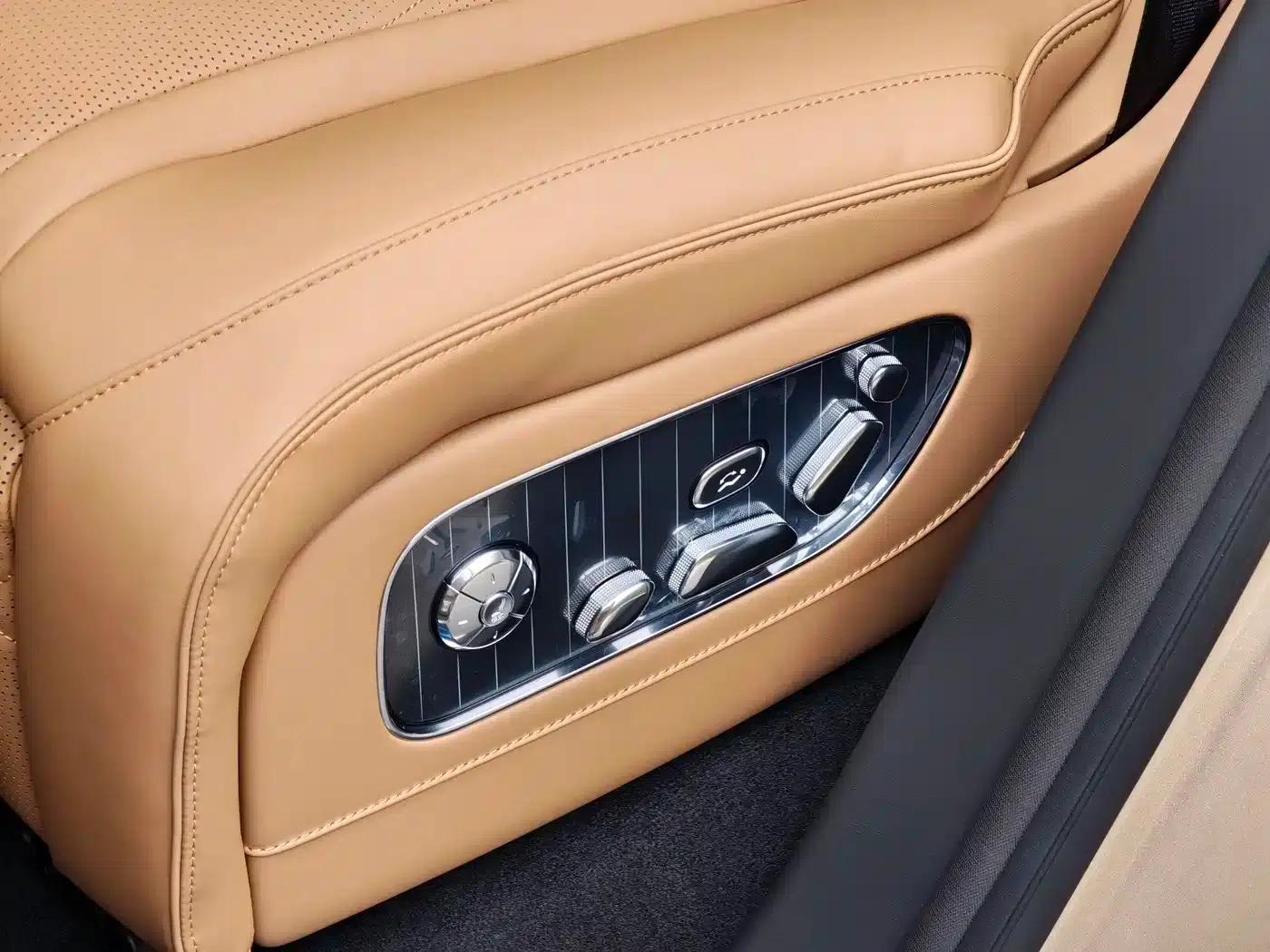 Looking up at the U8 L 2025 Dingshi Edition — миниатюра 32