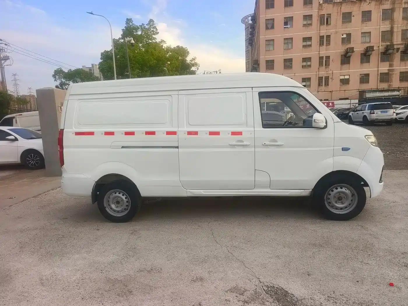 Remote E5 2019 E5L Pure Electric Van - Guoxuan 39.9kWh — миниатюра 4