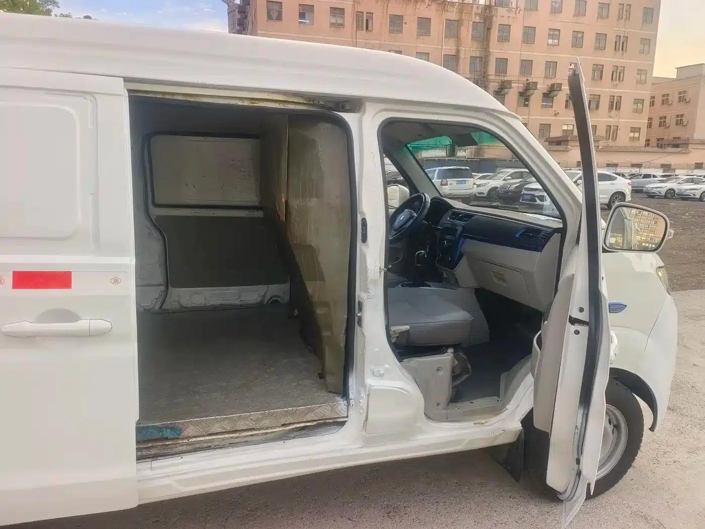 Remote E5 2019 E5L Pure Electric Van - Guoxuan 39.9kWh — миниатюра 6