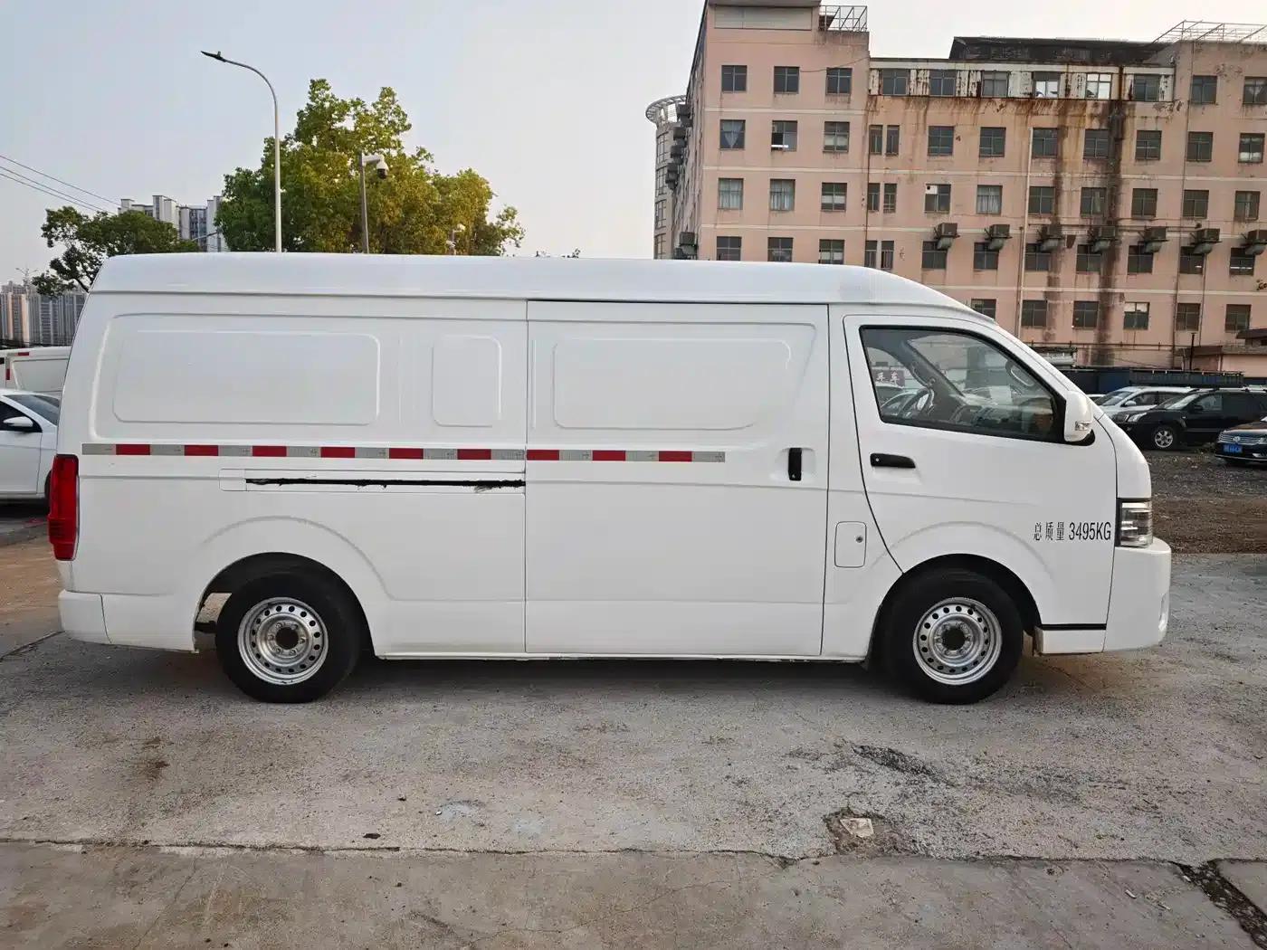 CATL E6 2020 model van, high-roof, 1365kg payload, high-capacity battery pack from CATL. — миниатюра 4
