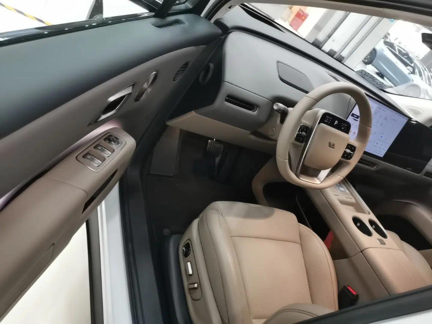 Li Auto i8 2025 Model Standard Version — миниатюра 19