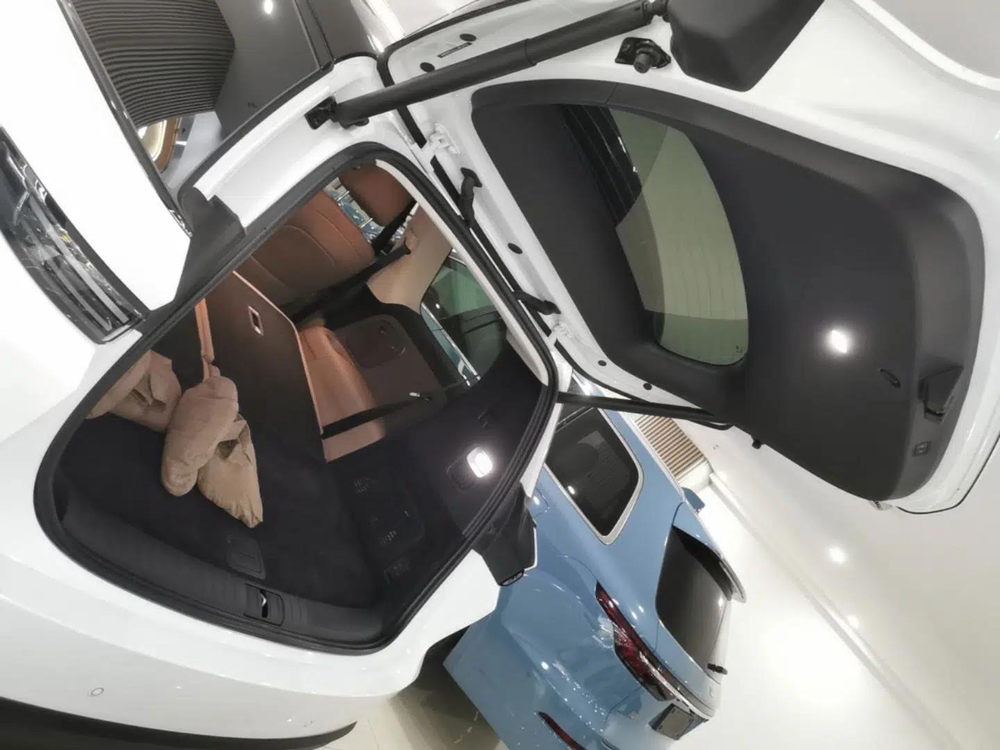 Li Auto i8 2025 Model Standard Version — миниатюра 22