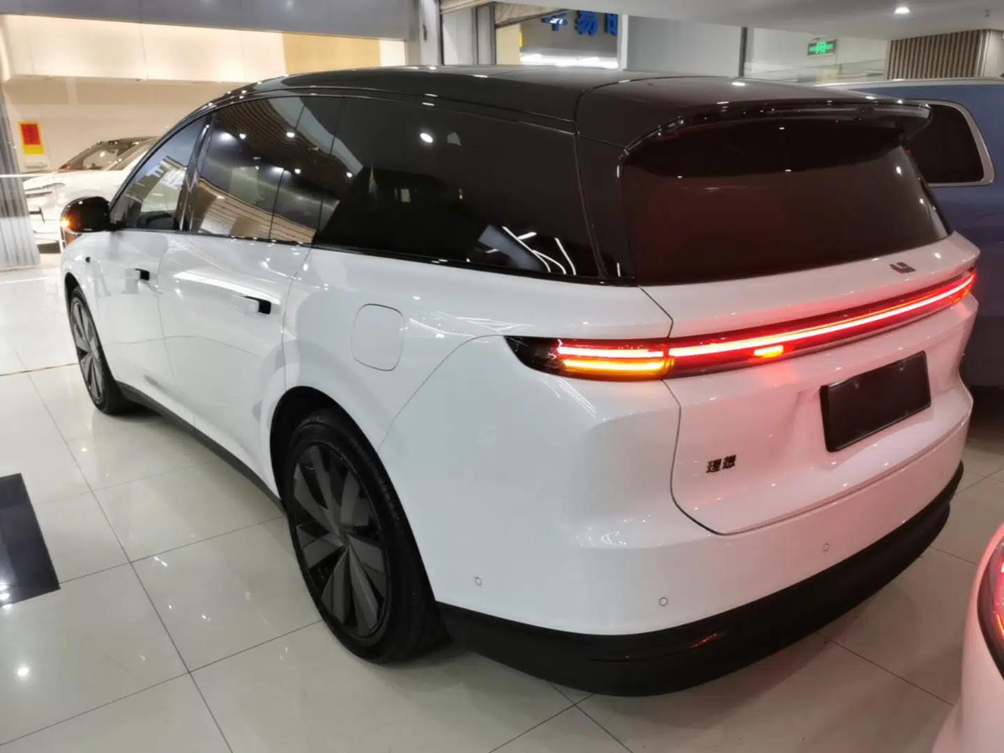Li Auto i8 2025 Model Standard Version — миниатюра 4