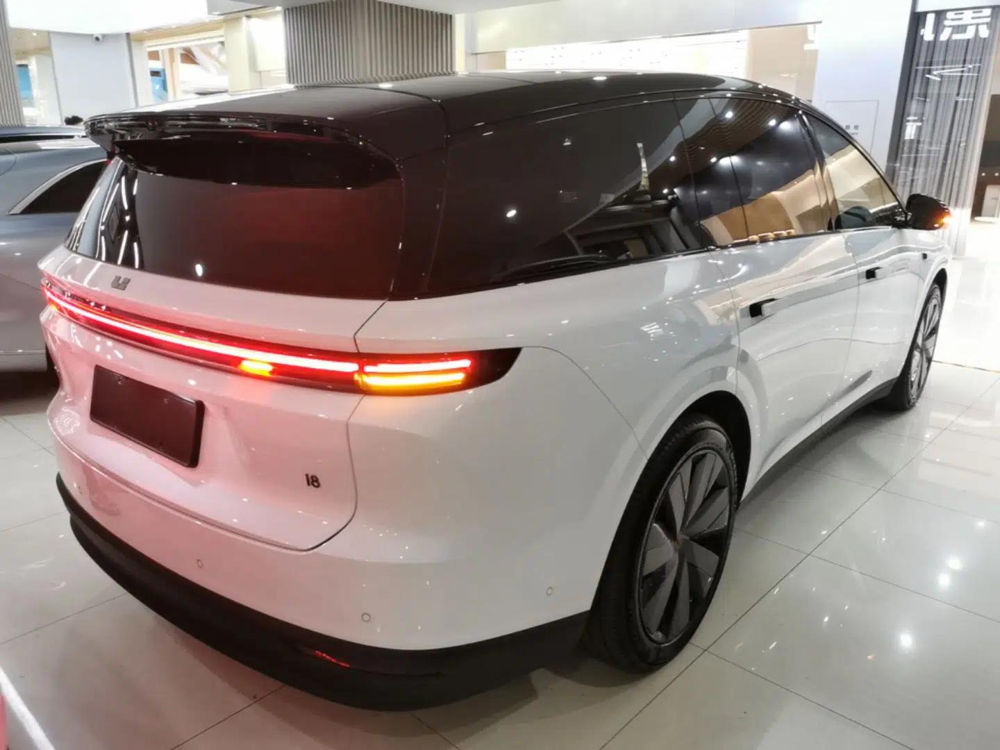 Li Auto i8 2025 Model Standard Version — миниатюра 6