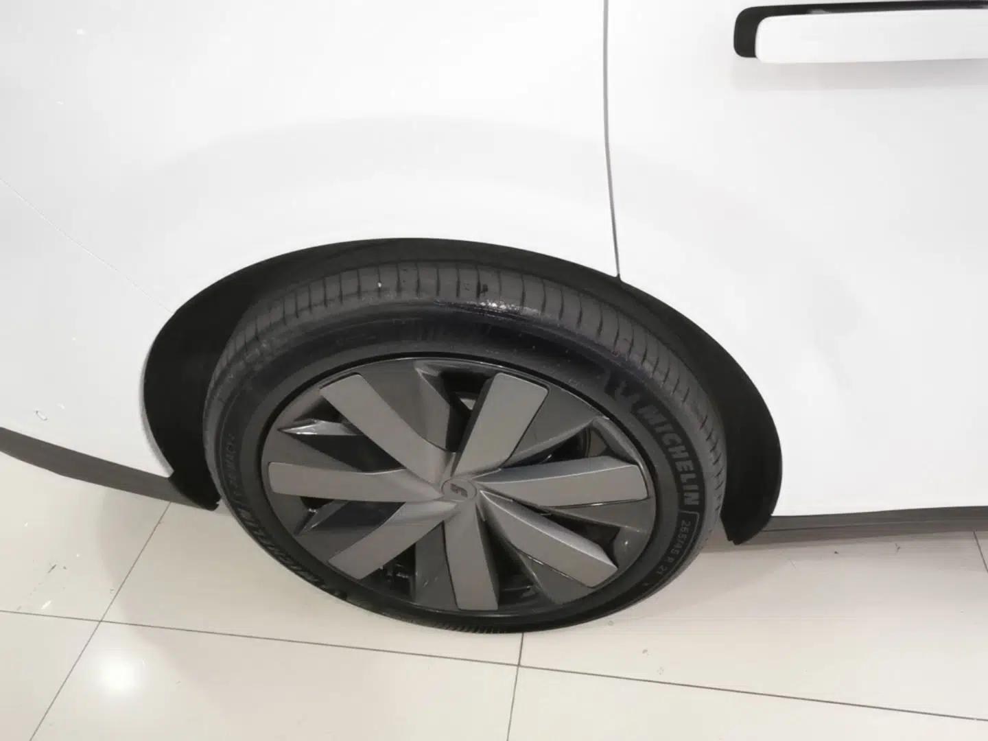 Li Auto i8 2025 Model Standard Version — миниатюра 10