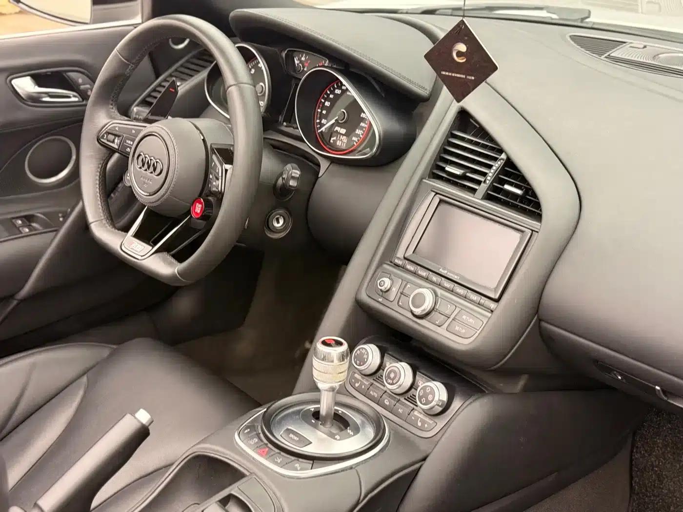 2011 Audi R8 Spyder 5.2 FSI quattro — миниатюра 14